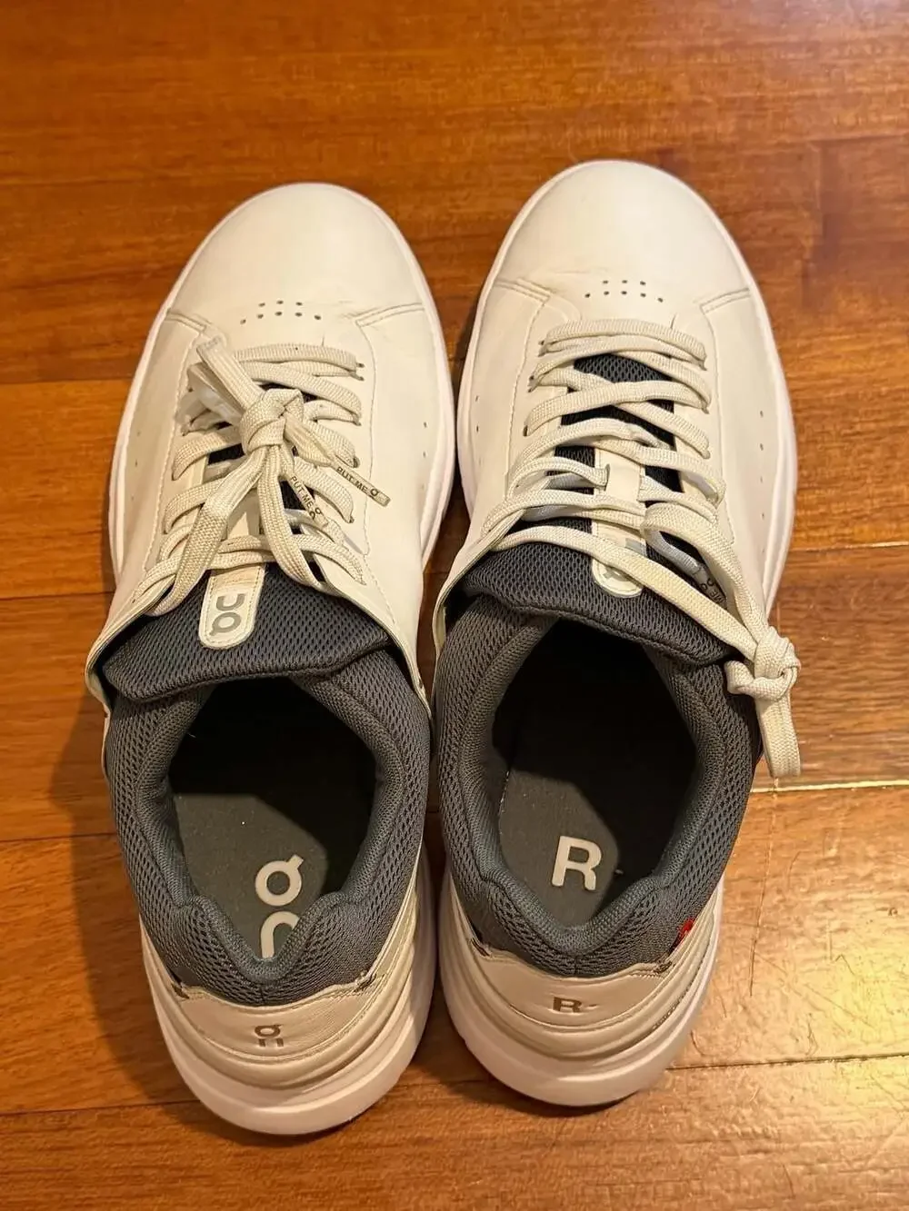 On Cloud On The Roger Advantage White/Gray Sneakers OnCloud Size 11